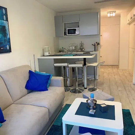 Riviera Beach 아파트 *